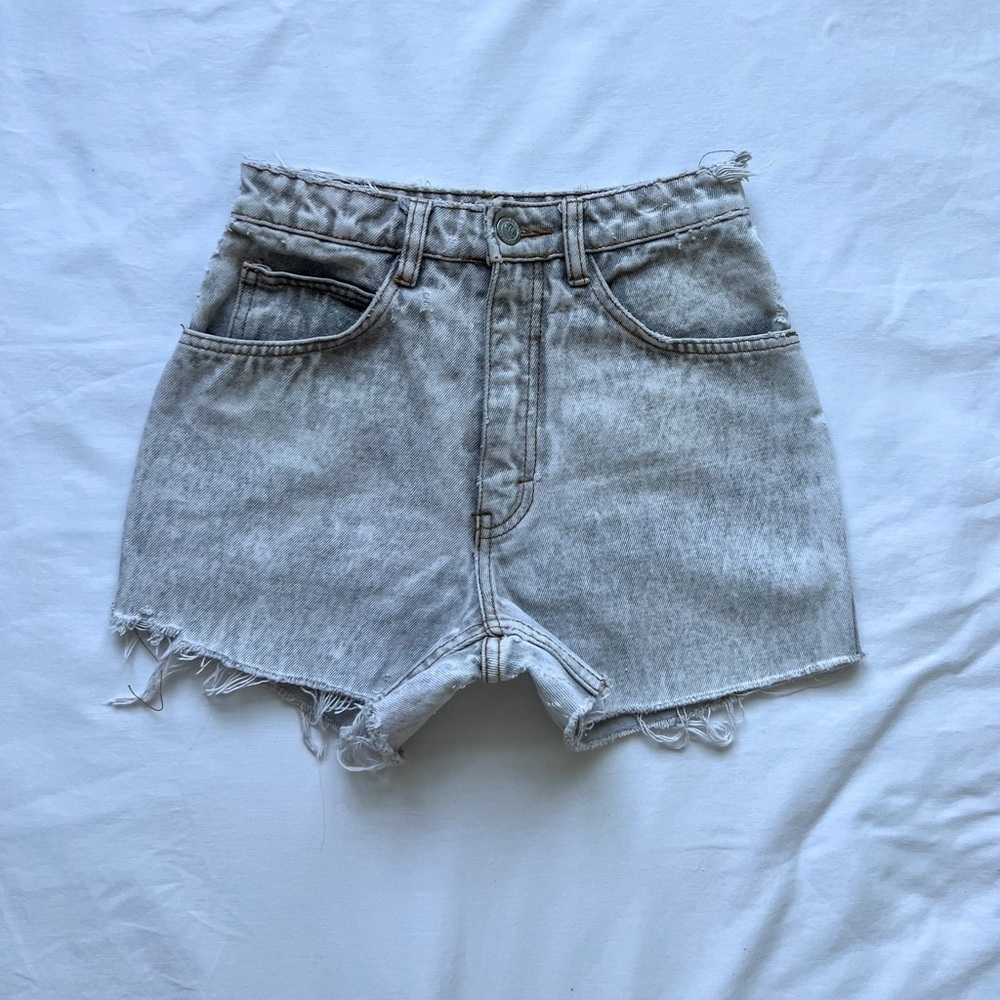 Vintage 90’s Jeanjer Denim Shorts - Picture 3 of 8